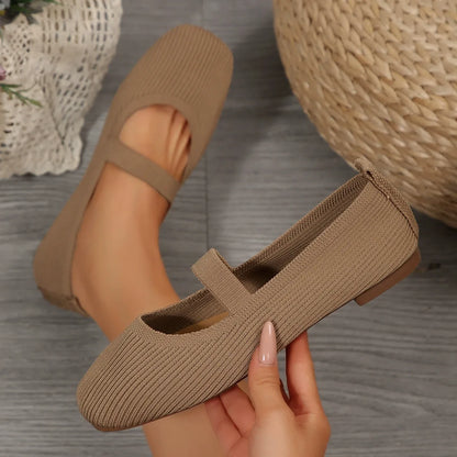 🌸 Női tavaszi slip-on cipő nagy méretben – légáteresztő hálós, könnyű és egyszínű design